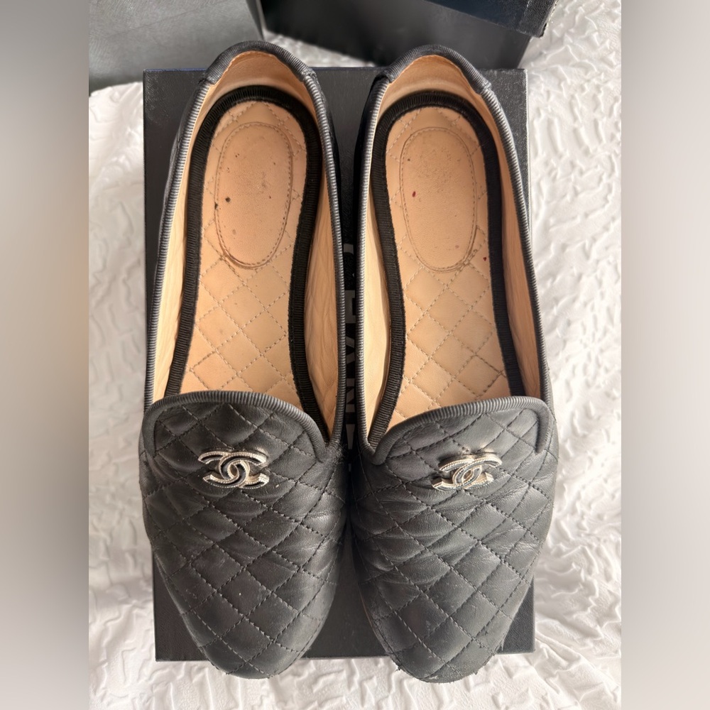 CHANEL Black Quilted Leather Loafers with Silver CC Logo